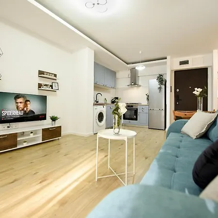 Perfect Stay: Urban Heaven In Aviatiei Business Area Apartment